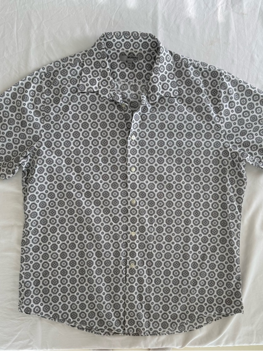 Murano Men's Short-Sleeve Button-Up Shirt - Black & White Medallion Print